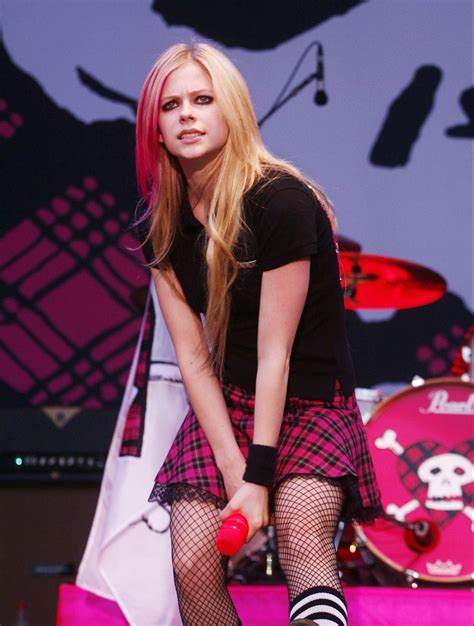 avril lavigne punk outfit